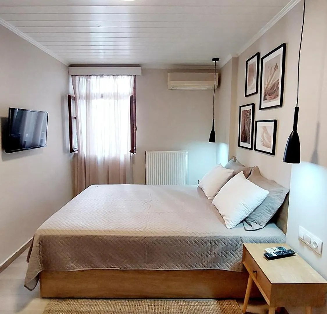 Lilys Apartments 레팀노