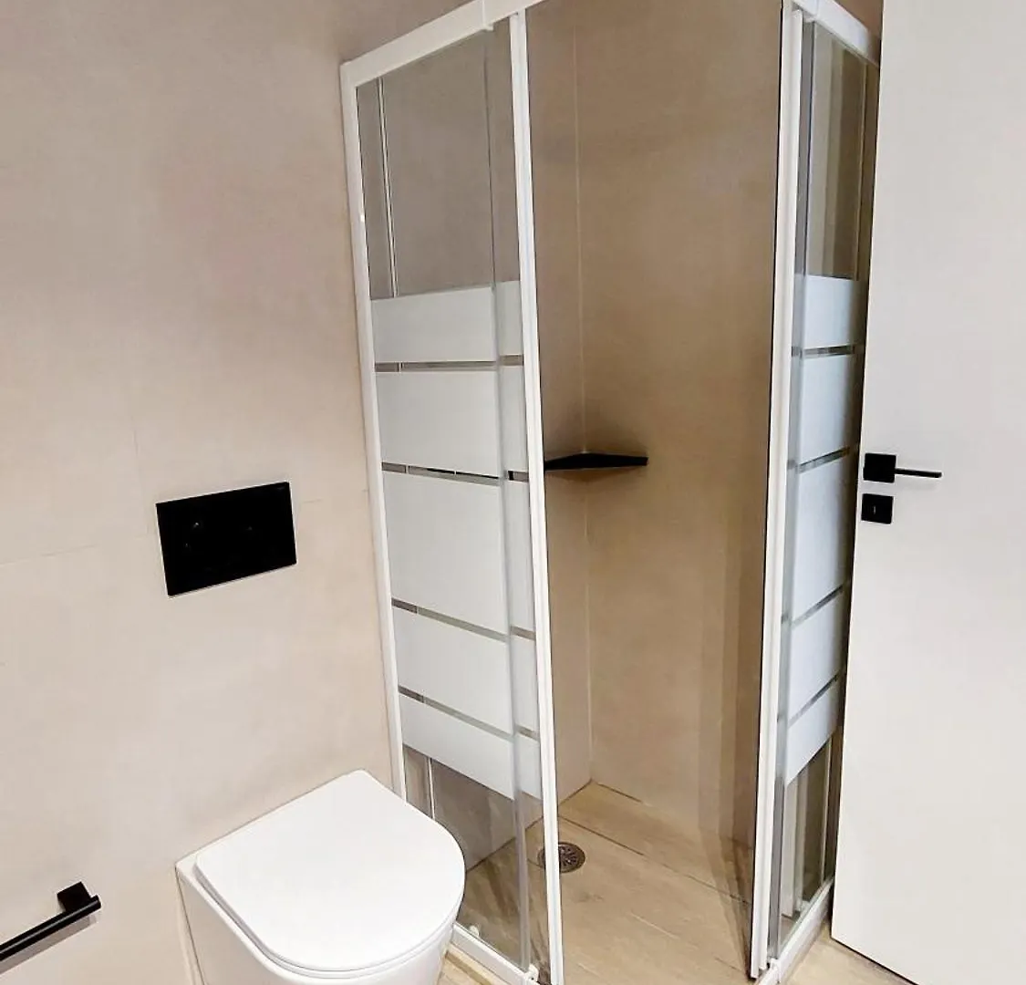 Lilys Apartments 레팀노